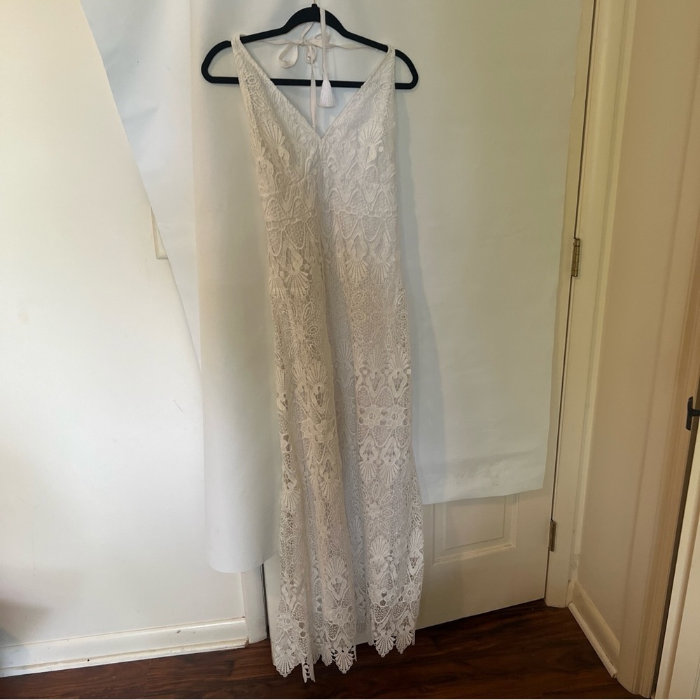 Stunning Long White Lace Halter Dress M - Fully Lined